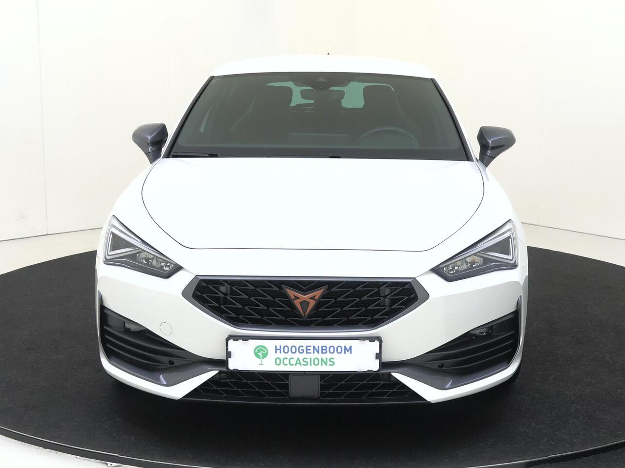 Cupra Leon 1.4 e-Hybrid VZ Adrenaline | SoH 91% | Adaptieve demping | Keyless | Navigatie | Dodehoek detectie | Stoel- en stuurwielverwarming | 3-zone airco | Adaptieve cruise control |