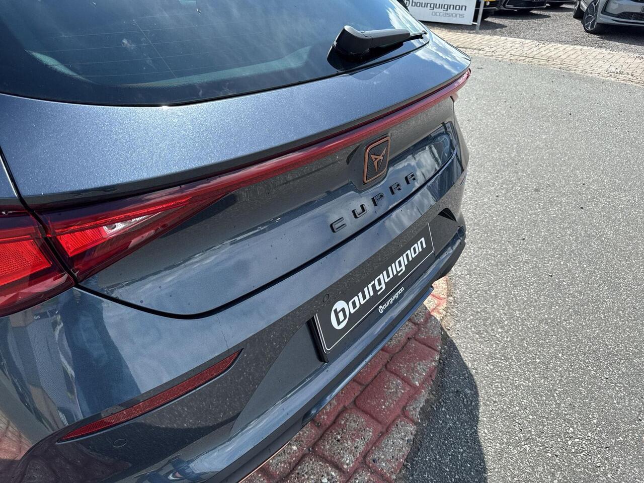 Cupra Leon 1.4 e-Hybrid Essential Limited | A. Camera | Cruise control | PDC |