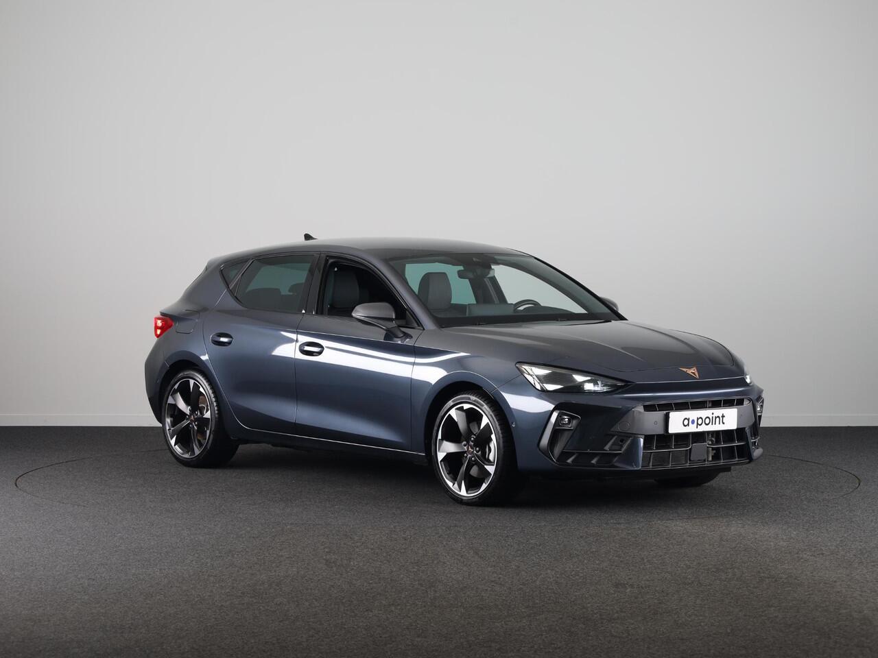 Cupra Leon 1.5 TSI e-Hybrid Business 204 pk Automaat (DSG) | Navigatie | Parkeersensoren (Park assist) | Achteruitrijcamera | Stoelverwarming | Adaptieve cruise control |