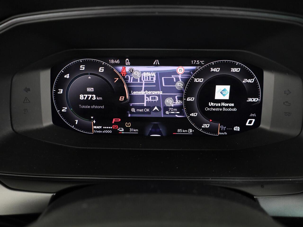 Cupra Leon 1.5 TSI e-Hybrid Business 204 pk Automaat (DSG) | Navigatie | Parkeersensoren (Park assist) | Achteruitrijcamera | Stoelverwarming | Adaptieve cruise control |