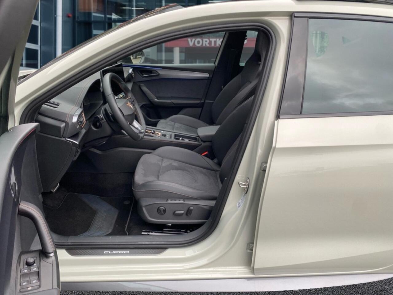 Cupra Leon 1.5 TSI e-Hyb VZ PANO.DAK/CAM./ACC/STOEL+STUURVERW./MEM.