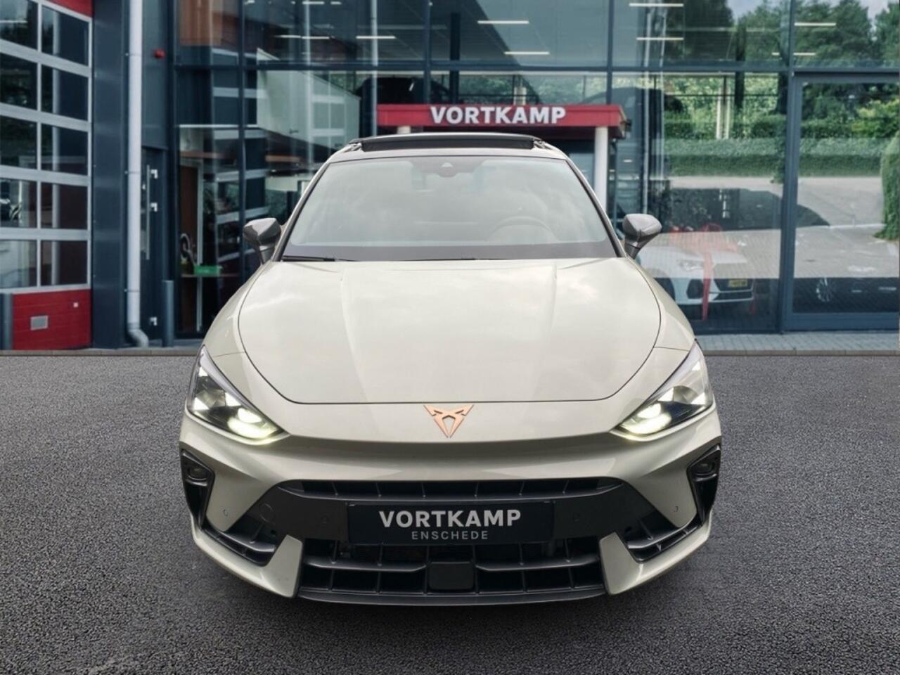 Cupra Leon 1.5 TSI e-Hyb VZ PANO.DAK/CAM./ACC/STOEL+STUURVERW./MEM.