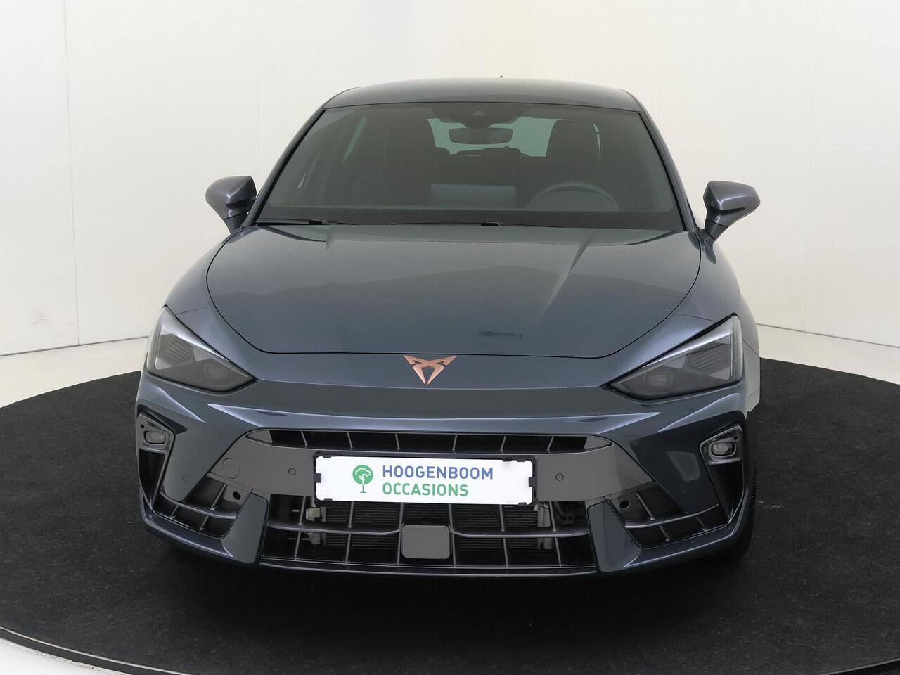 Cupra Leon 1.5 TSI e-Hybrid Business | Keyless | Sennheiser audio | Stoel- en stuurwielverwarming | Achteruitrijcamera | Adaptieve cruise control | CarPlay | Sfeerverlichting |