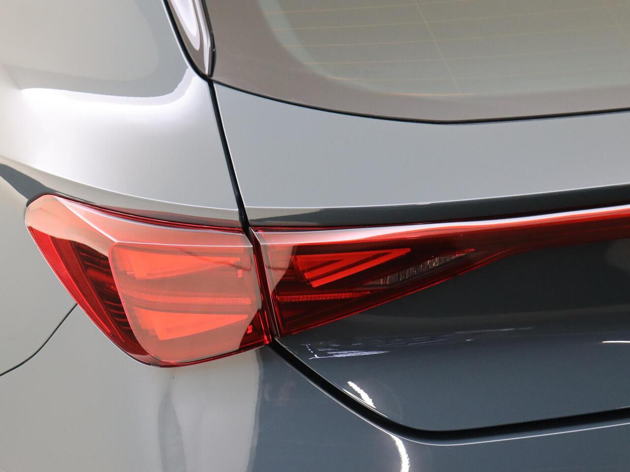 Cupra Leon 1.5 TSI e-Hybrid Business | Keyless | Sennheiser audio | Stoel- en stuurwielverwarming | Achteruitrijcamera | Adaptieve cruise control | CarPlay | Sfeerverlichting |