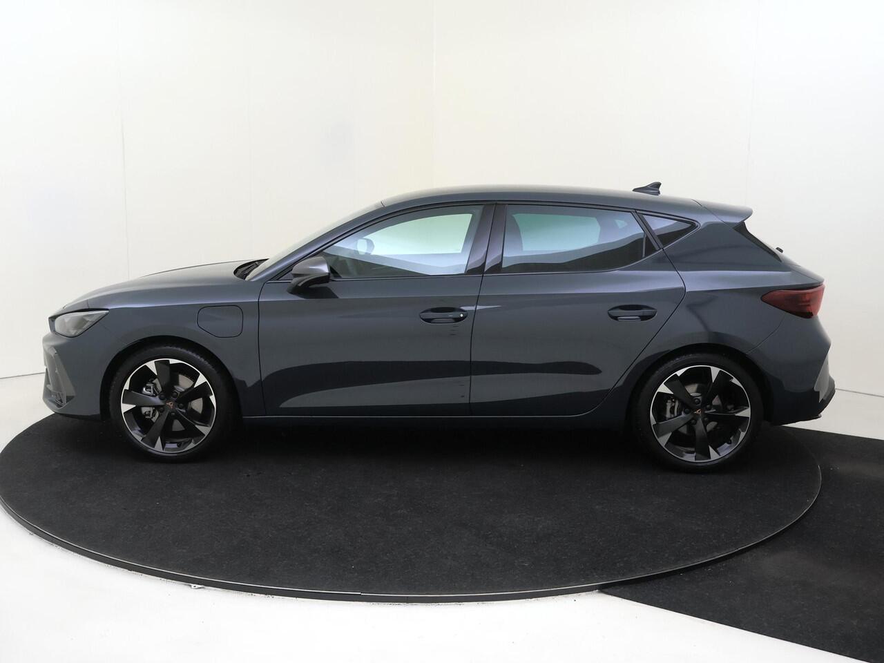 Cupra Leon 1.5 TSI e-Hybrid Business | Keyless | Sennheiser audio | Stoel- en stuurwielverwarming | Achteruitrijcamera | Adaptieve cruise control | CarPlay | Sfeerverlichting |