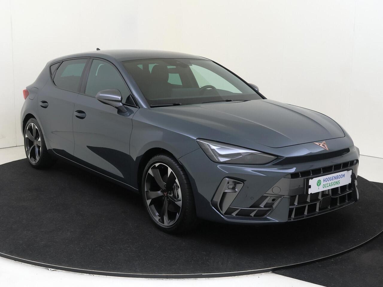 Cupra Leon 1.5 TSI e-Hybrid Business | Keyless | Sennheiser audio | Stoel- en stuurwielverwarming | Achteruitrijcamera | Adaptieve cruise control | CarPlay | Sfeerverlichting |