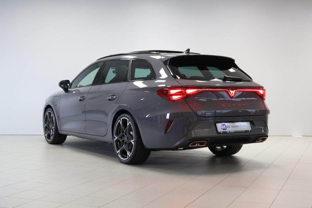 Cupra Leon VZ 1.5 e-Hybrid 272 pk - Pano - Stuur + Stoelverw. - ACC