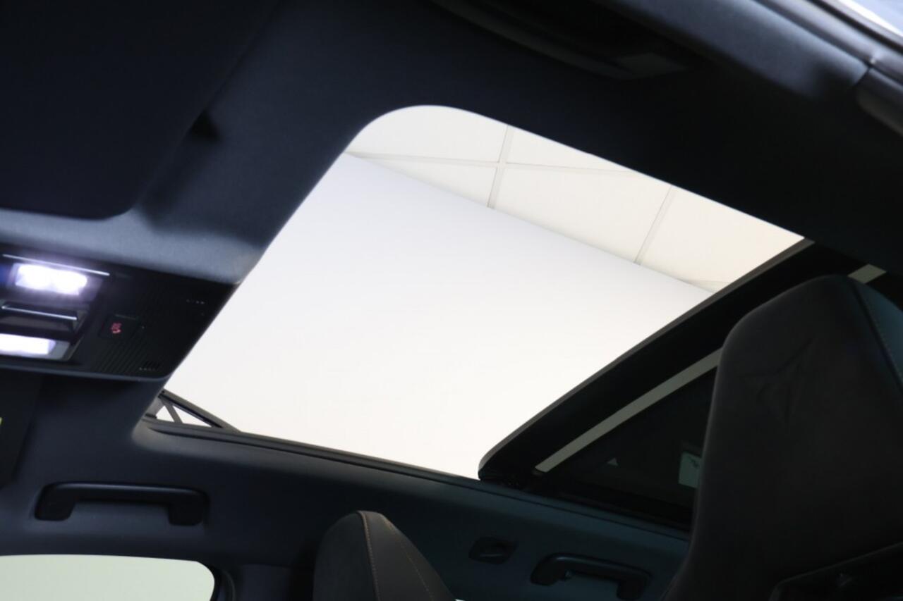 Cupra Leon VZ 1.5 e-Hybrid 272 pk - Pano - Stuur + Stoelverw. - ACC