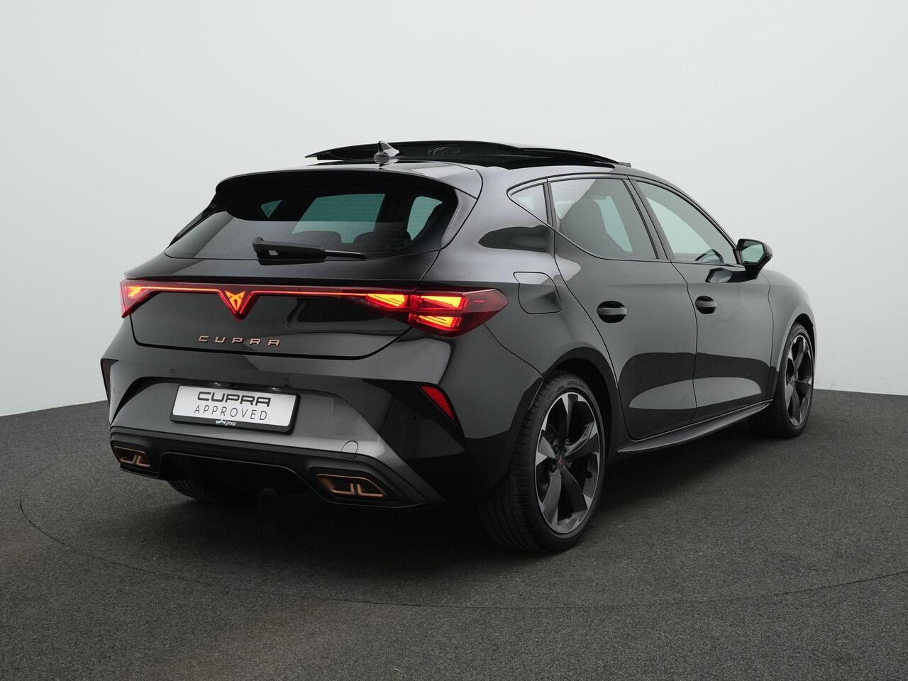 Cupra Leon 1.5 TSI 204 pk DSG e-Hybrid | Panoramadak | Geheugenstoel | Sennheiser | Leder/alcantara | Matrix LED