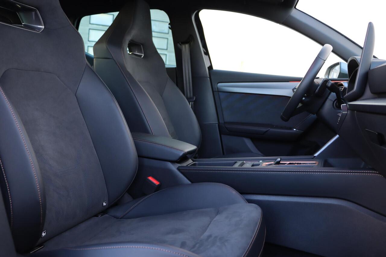 Cupra Leon 1.5 TSI e-Hybrid Business 204pk DSG6 | Memory | Stoel + Stuurverwarming | Carplay | Camera | travelassist