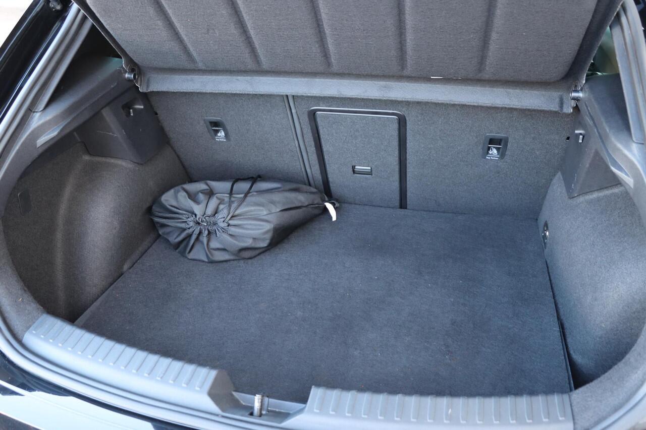 Cupra Leon 1.5 TSI e-Hybrid Business 204pk DSG6 | Memory | Stoel + Stuurverwarming | Carplay | Camera | travelassist