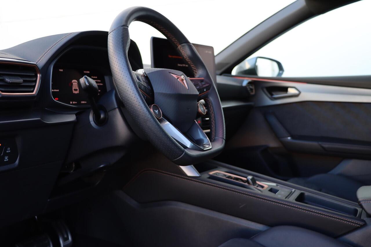 Cupra Leon 1.5 TSI e-Hybrid Business 204pk DSG6 | Memory | Stoel + Stuurverwarming | Carplay | Camera | travelassist