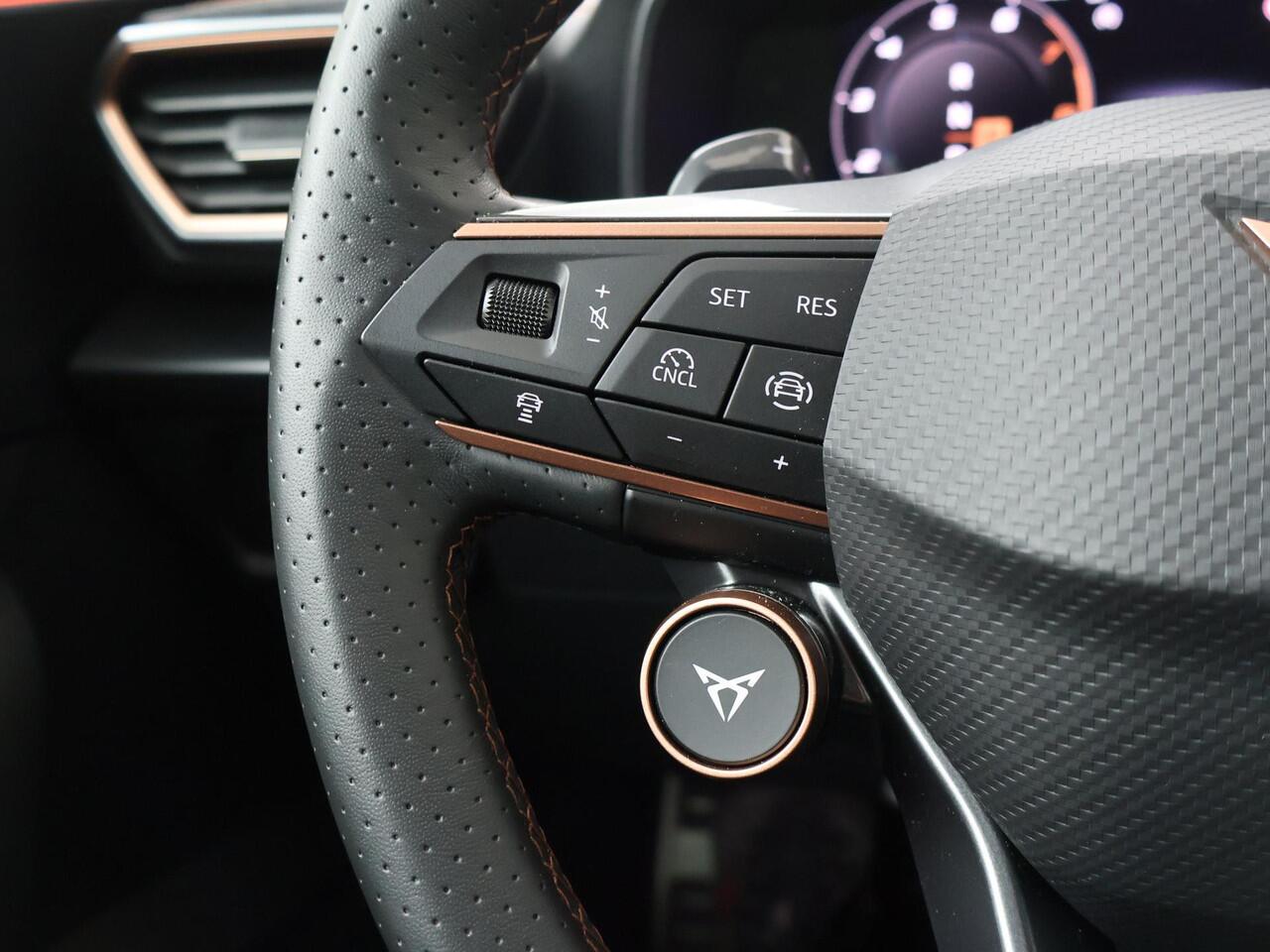 Cupra Leon 1.5 TSI e-Hybrid VZ Performance | 272 PK | SoH 100% | Panoramadak | Matrix LED koplampen | Adaptive cruise control | Sennheiser audio |