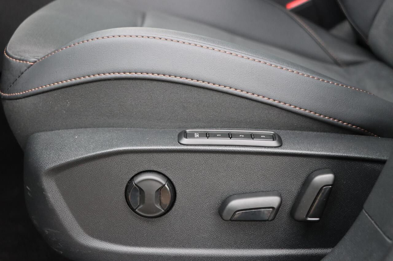 Cupra Leon 1.5 TSI e-Hybrid Business 204pk DSG6