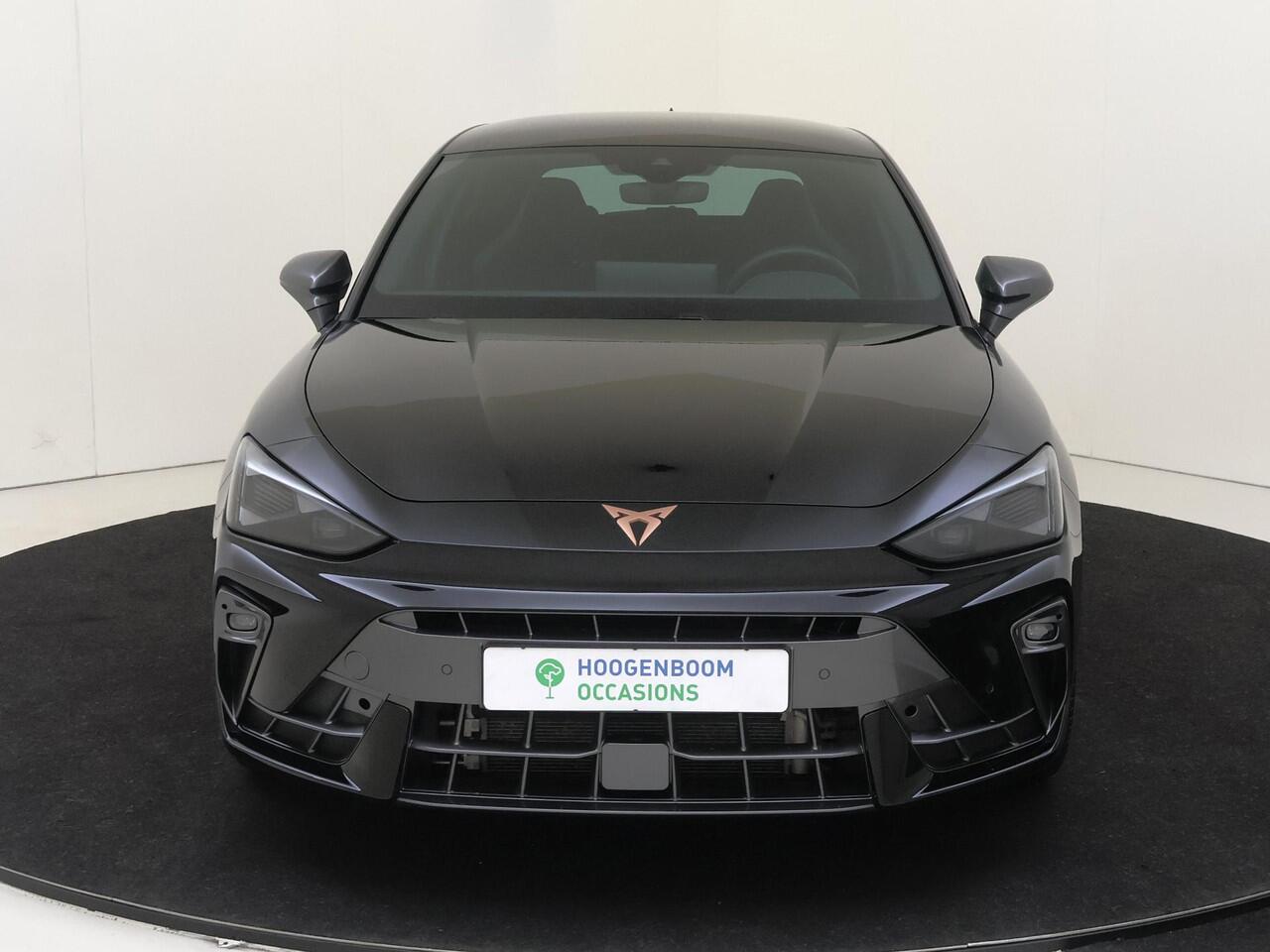 Cupra Leon 1.5 TSI e-Hybrid Business | Achteruitrijcamera | 3-zone airco | Dodehoek detectie | Keyless | Adaptieve cruise control | CarPlay | Navigatie |