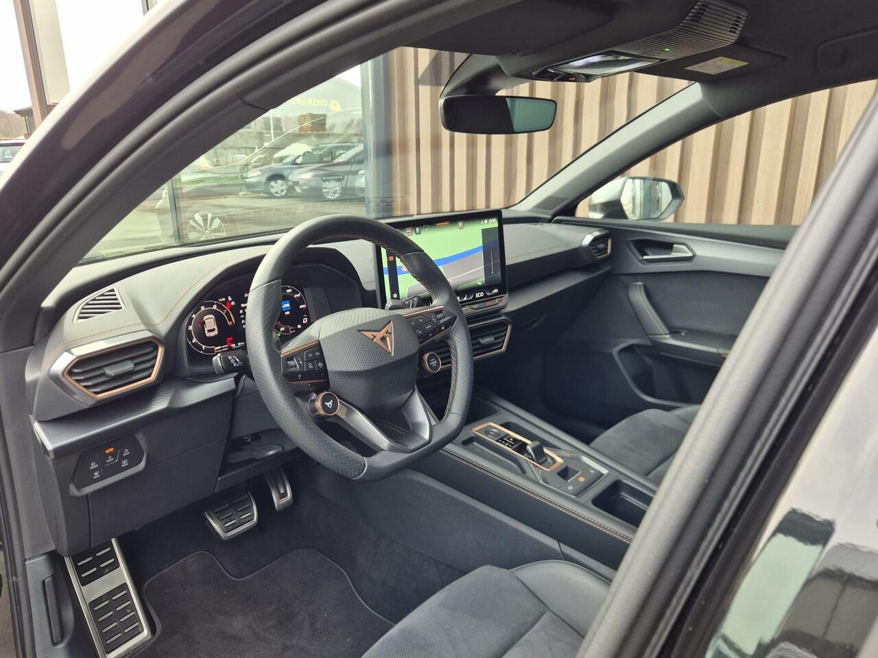 Cupra Leon 1.5 TSI e-Hybrid Business 204pk | BTW | Camera | Stuur-stoelverw. | Carplay | Memory