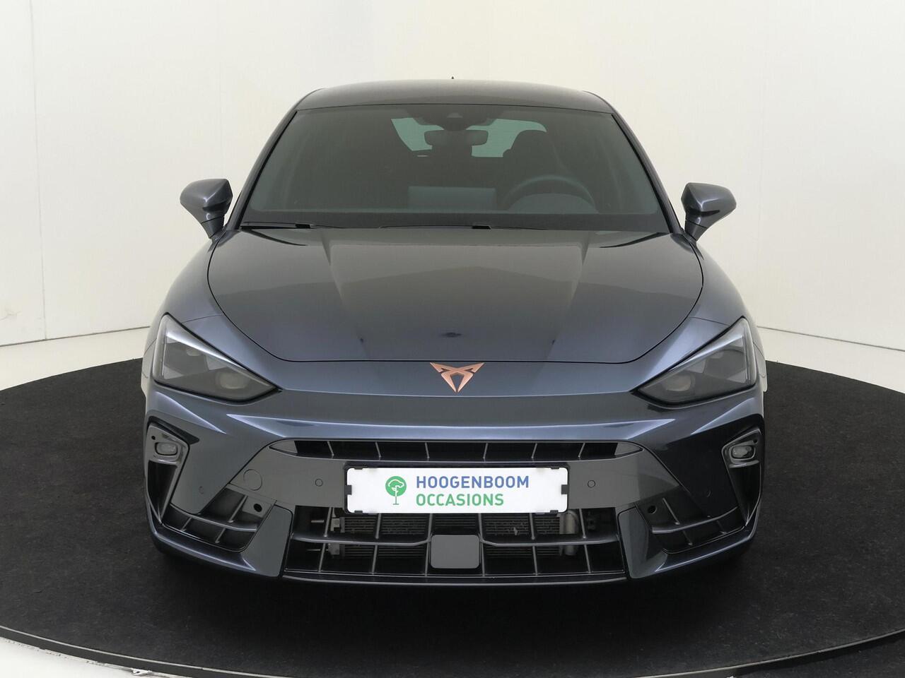 Cupra Leon 1.5 TSI e-Hybrid Business | Achteruitrijcamera | Adaptieve cruise control | Alcantara bekleding | Dodehoek detectie | Keyless | 3-zone airco | CarPlay | Navigatie |