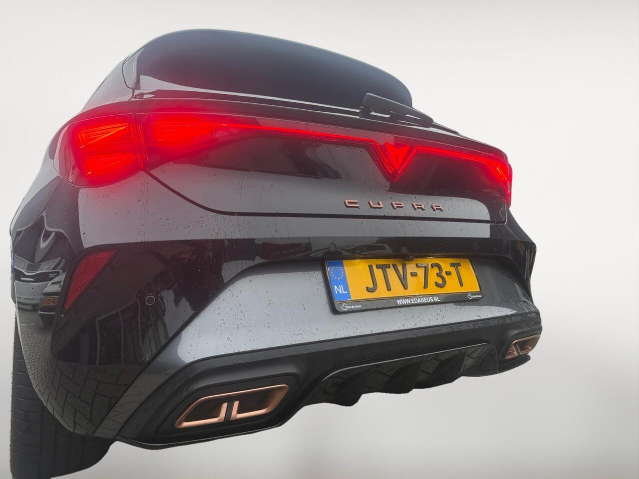 Cupra Leon 1.5 TSI e-Hybrid Business | Automaat | BTW | Camera | Stoel/Stuurverwarming | Adaptief Cruise Control | Dodehoek Detectie | Climate Control | DAB | Navigatie | Full Led | Keyless