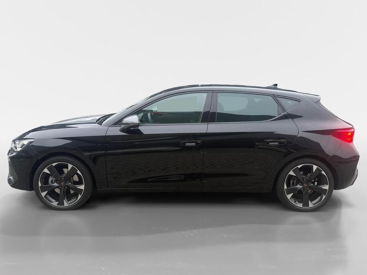 Cupra Leon 1.5 TSI e-Hybrid Business | Automaat | BTW | Camera | Stoel/Stuurverwarming | Adaptief Cruise Control | Dodehoek Detectie | Climate Control | DAB | Navigatie | Full Led | Keyless