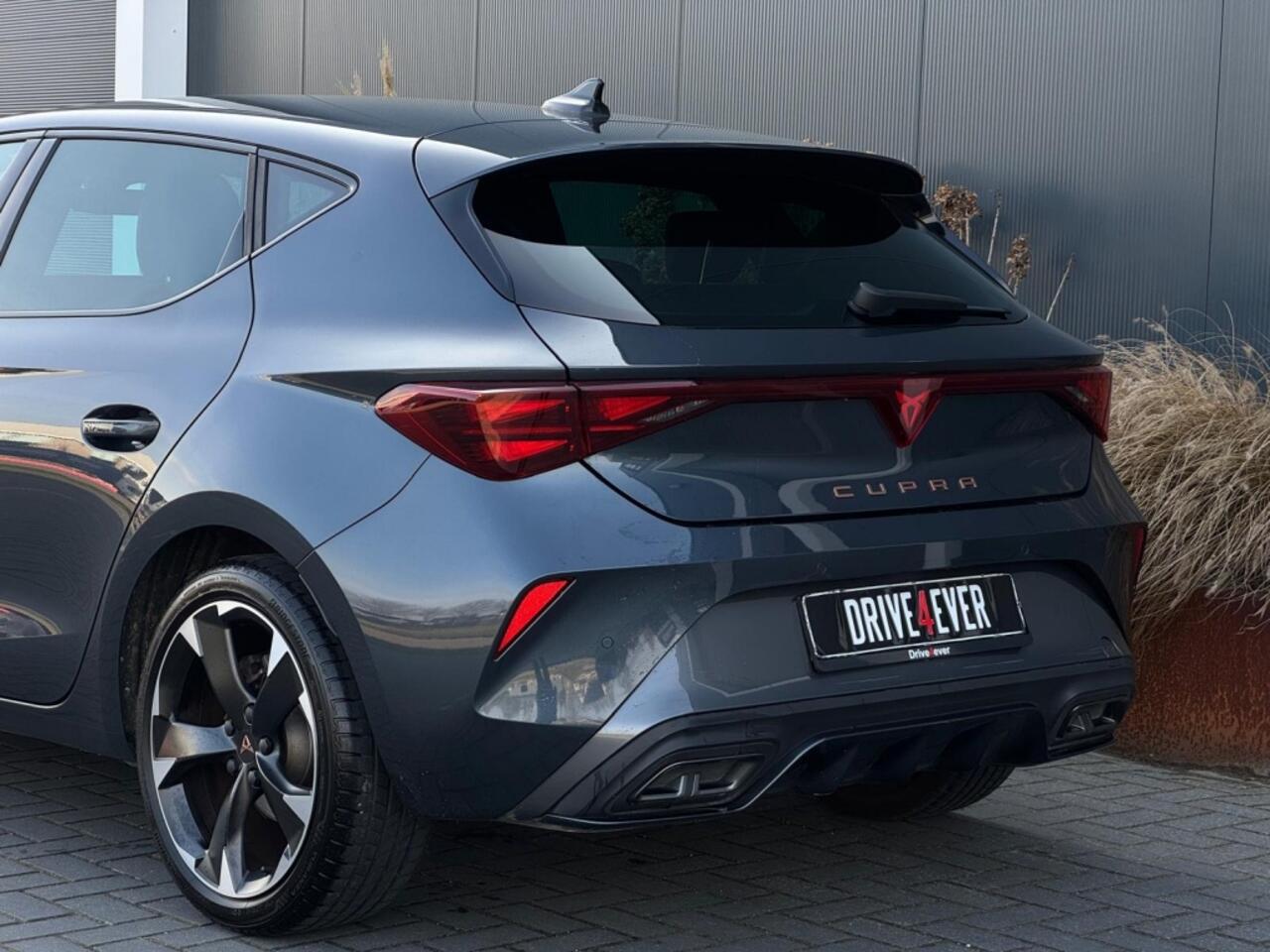 Cupra Leon 1.5 e-TSI 2025 GARANTIE NAVI CLIMATE APPLE CARPLAY LEDER