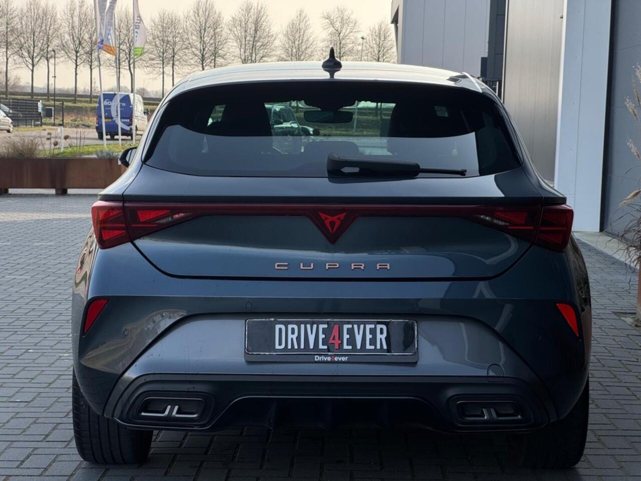 Cupra Leon 1.5 e-TSI 2025 GARANTIE NAVI CLIMATE APPLE CARPLAY LEDER