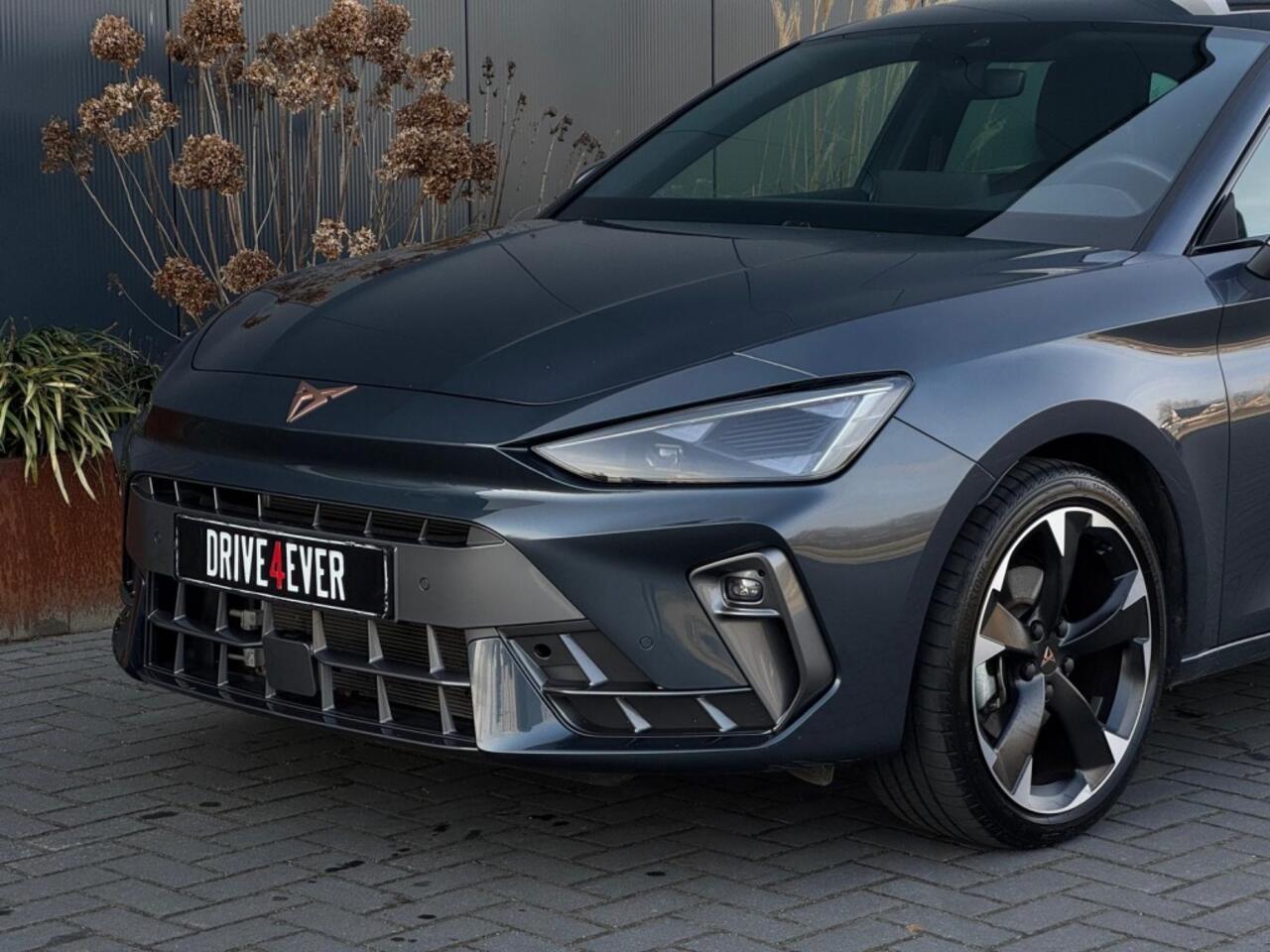 Cupra Leon 1.5 e-TSI 2025 GARANTIE NAVI CLIMATE APPLE CARPLAY LEDER