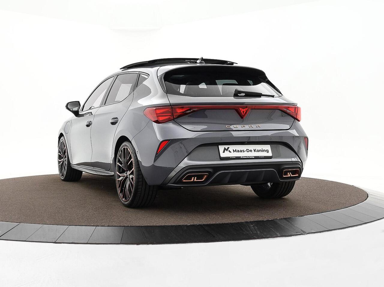 Cupra Leon 1.5 TSI 204pk DSG e-Hybrid VZ Performance · Panoramadak · Camera · Keyless · Dodehoek Detectie · Sennheiser Audio · Elek. Voorstoelen · Carbon Spiegelkappen · 19'' Inch · Garantie t/m 02-02-2030 of 100.000km