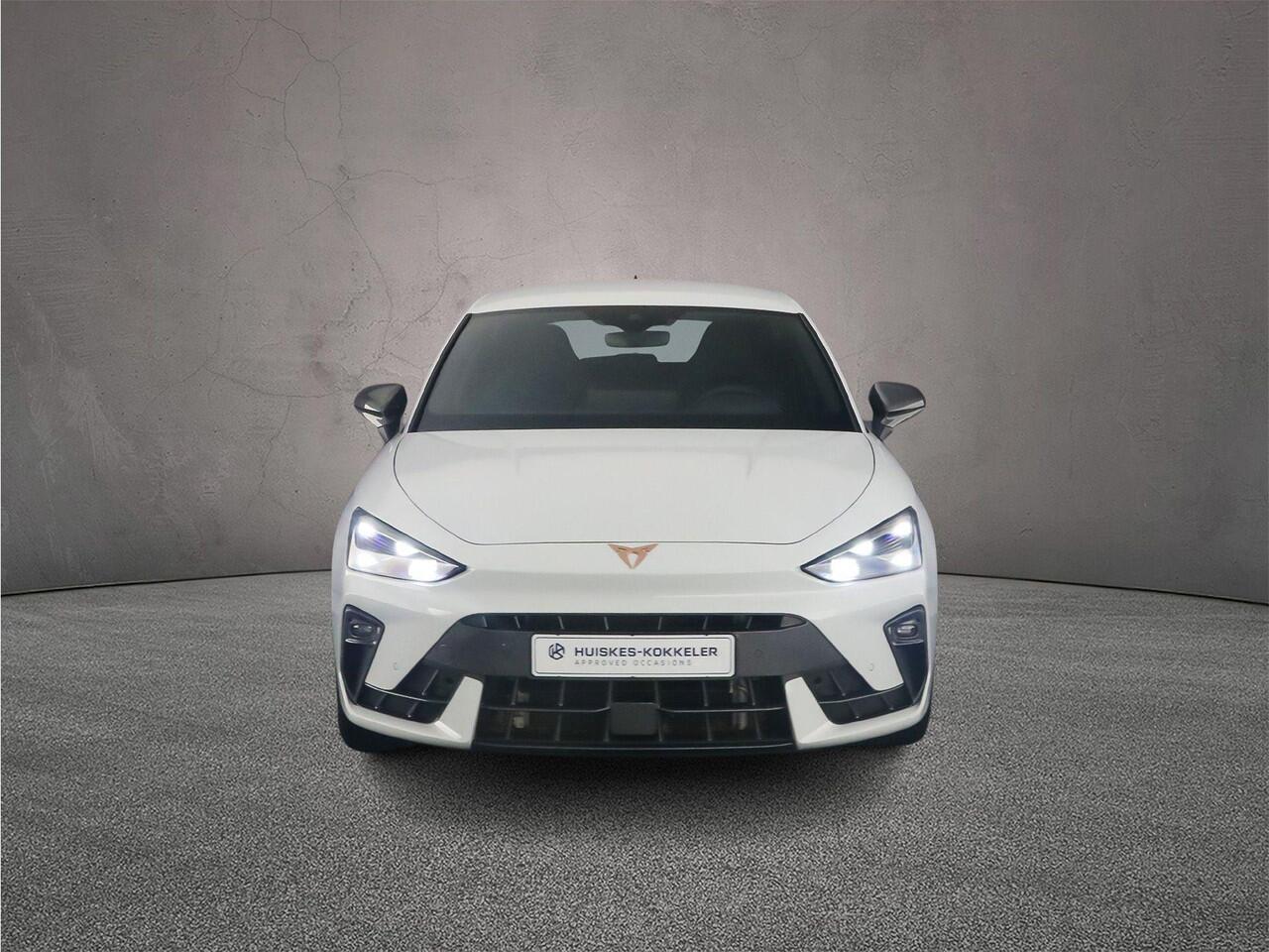 Cupra Leon Business 1.5 TSI eHybrid 204pk DSG Automaat Adaptive cruise control, Achteruitrijcamera, LED koplampen, Stuurwiel verwarmd, Navigatie, Parkeersensoren