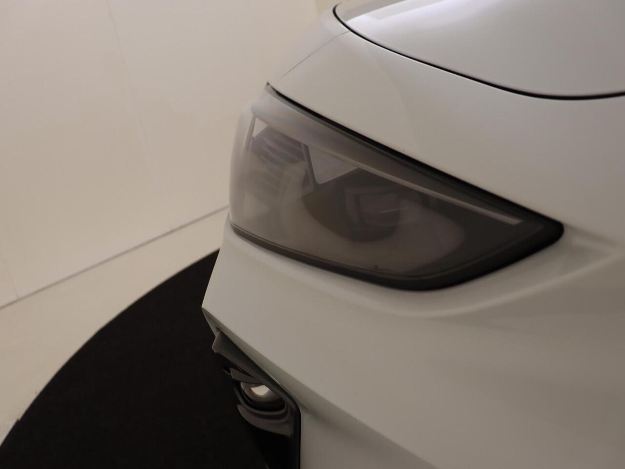 Cupra Leon 1.5 TSI e-Hybrid Business | Achteruitrijcamera | Adaptieve cruise control | Alcantara bekleding | Dodehoek detectie | Keyless | 3-zone airco | CarPlay | Navigatie |