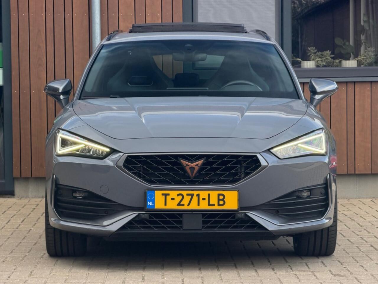 Cupra Leon Sportstourer 1.4 E-HYBRID BNS Pano Acc Camera