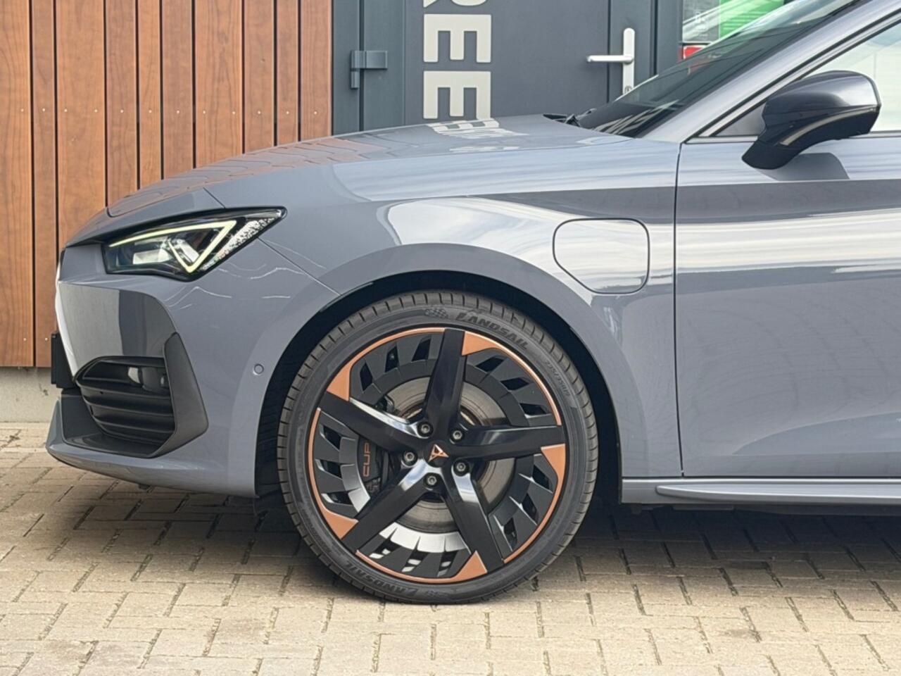 Cupra Leon Sportstourer 1.4 E-HYBRID BNS Pano Acc Camera