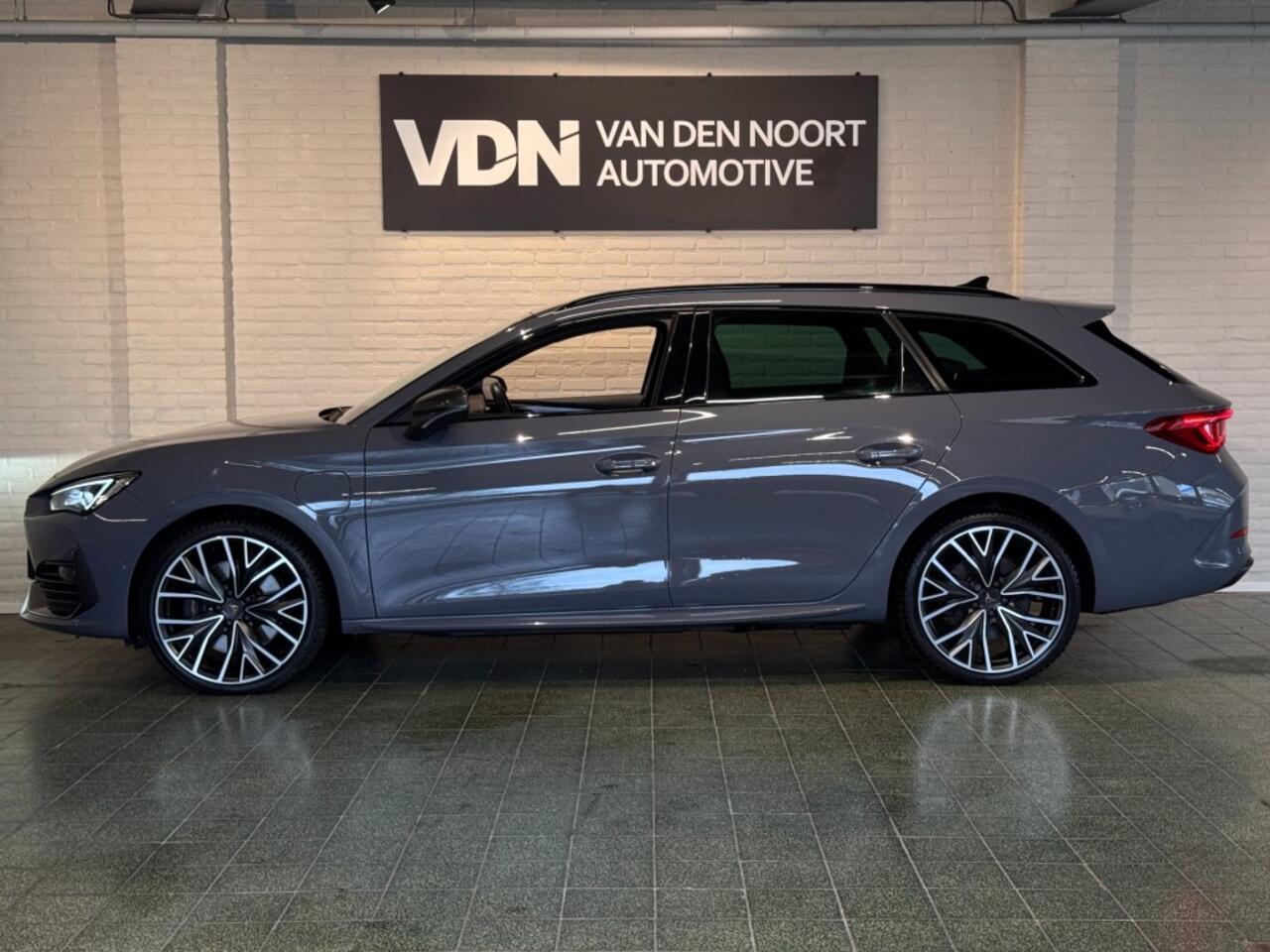 Cupra Leon Sportstourer 1.4 e-HYBRID 245pk Bucket Seats Winterpakket Camera 19''