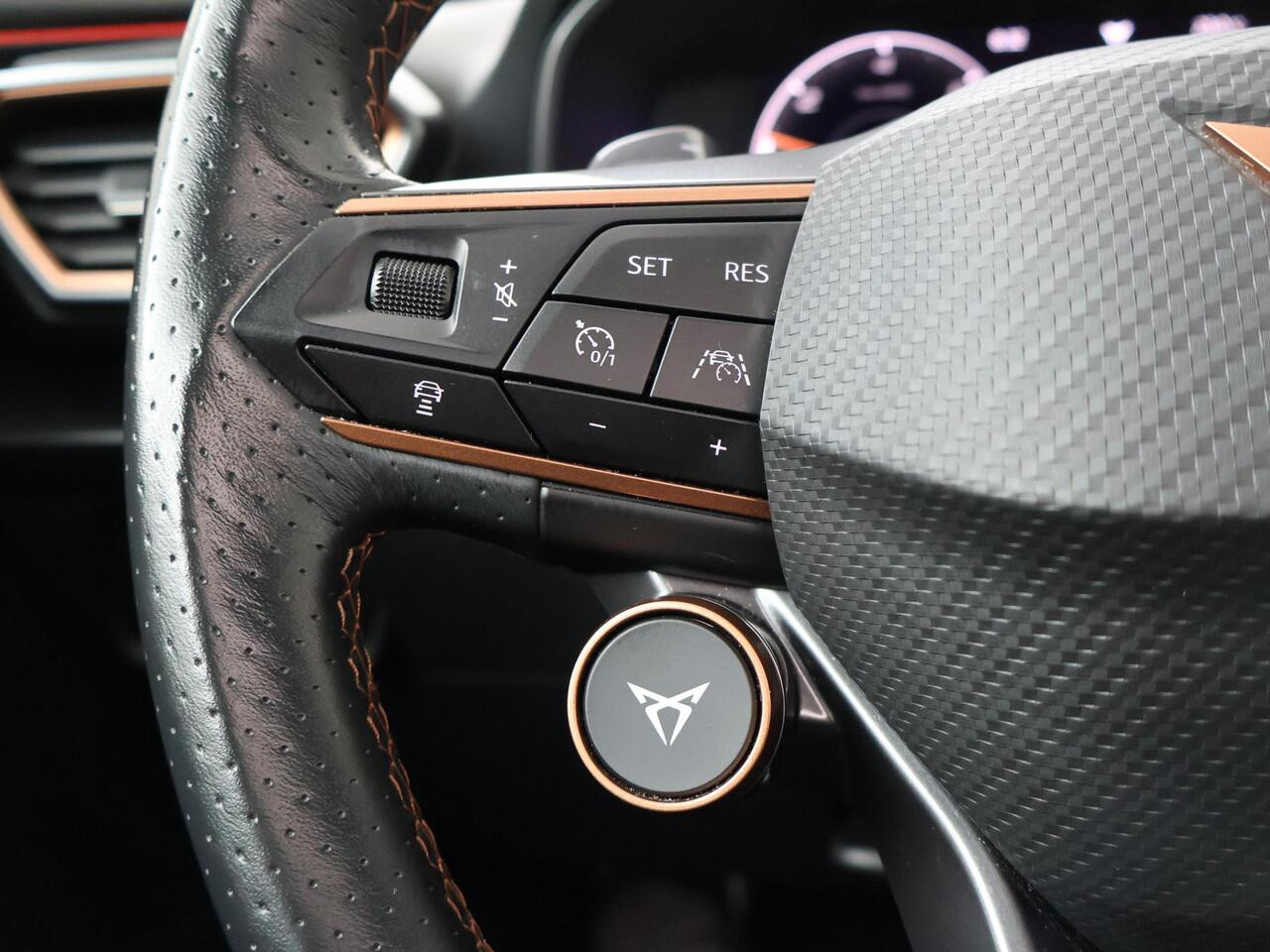 Cupra Leon Sportstourer 1.4 e-Hybrid VZ Adrenaline | 245 PK | SoH 100% | Panoramadak | Voorstoelen verwarmd | LED verlichting |