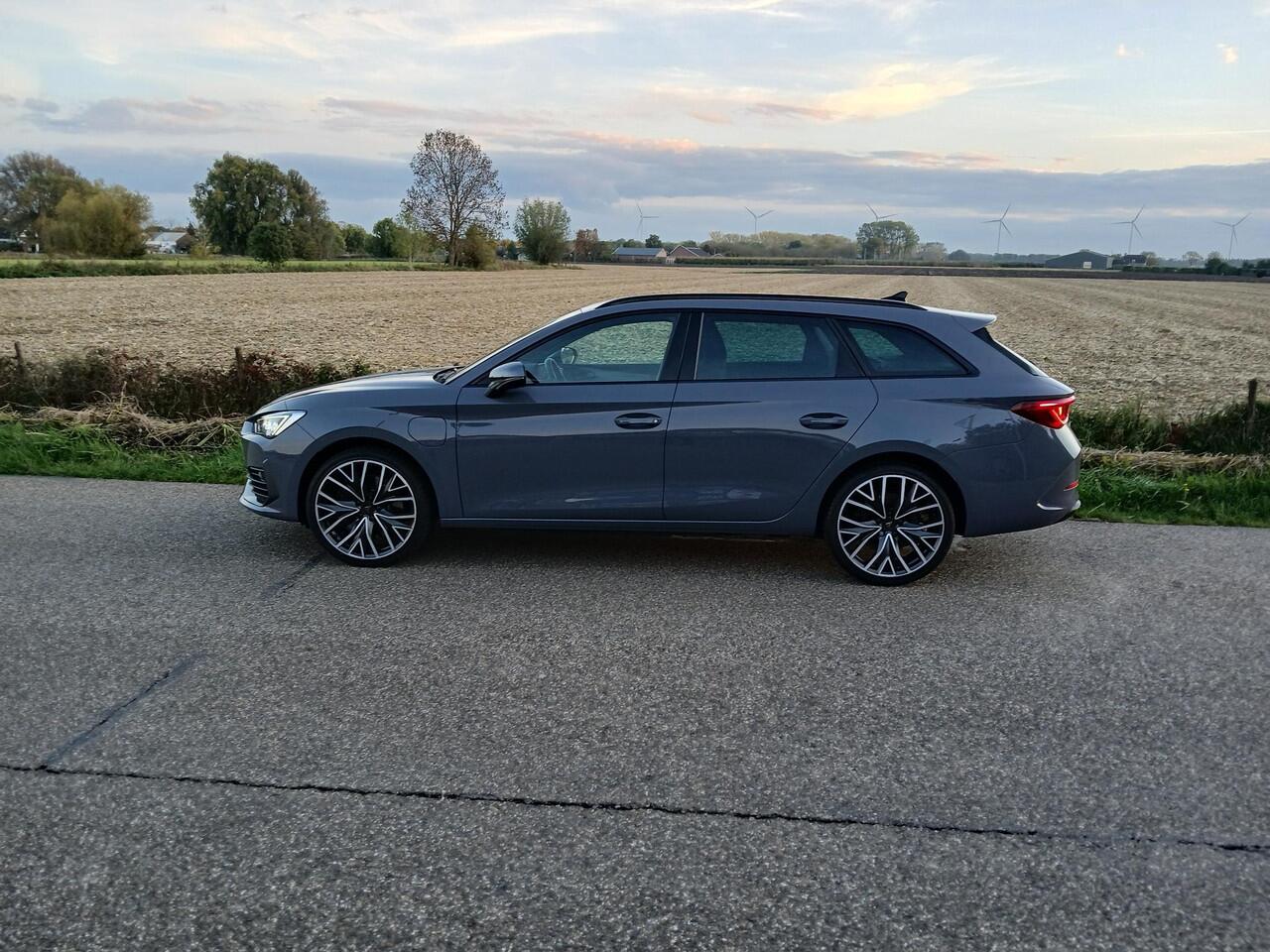Cupra Leon Sportstourer 1.4 e-Hybrid 245 Graphene Grey!