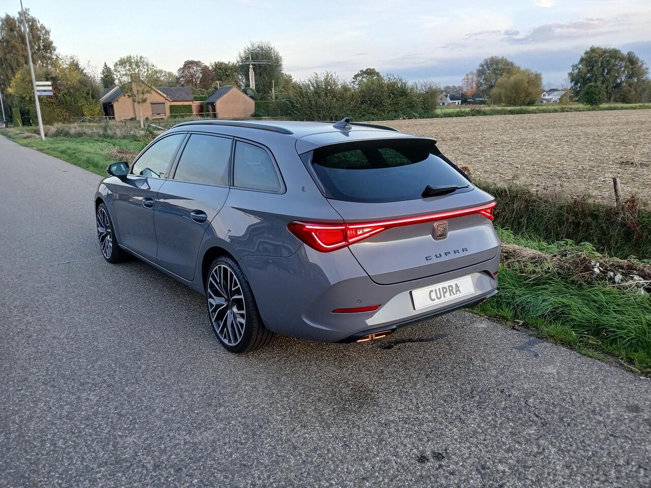 Cupra Leon Sportstourer 1.4 e-Hybrid 245 Graphene Grey!