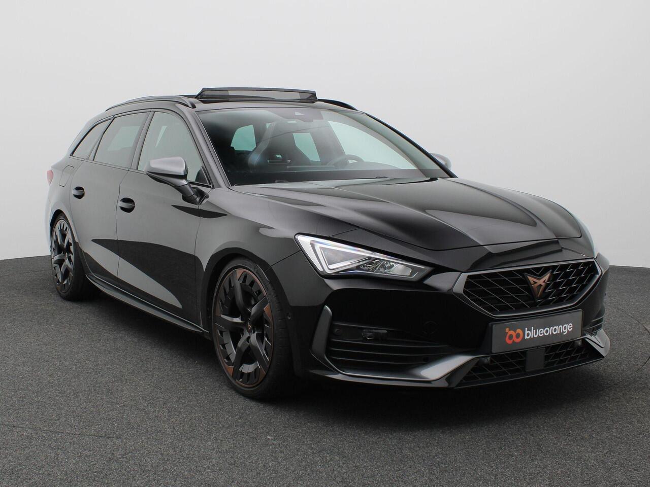 Cupra Leon Sportstourer 1.4 e-Hybrid VZ Black Edition 245PK DSG Pano-schuifdak, SOH 91%, leder, achteruitrijcamera, supersportstuur, elek. stoel, virtual pedal, stuur/stoelverwarming, keyless, 19'' lichtmetaal