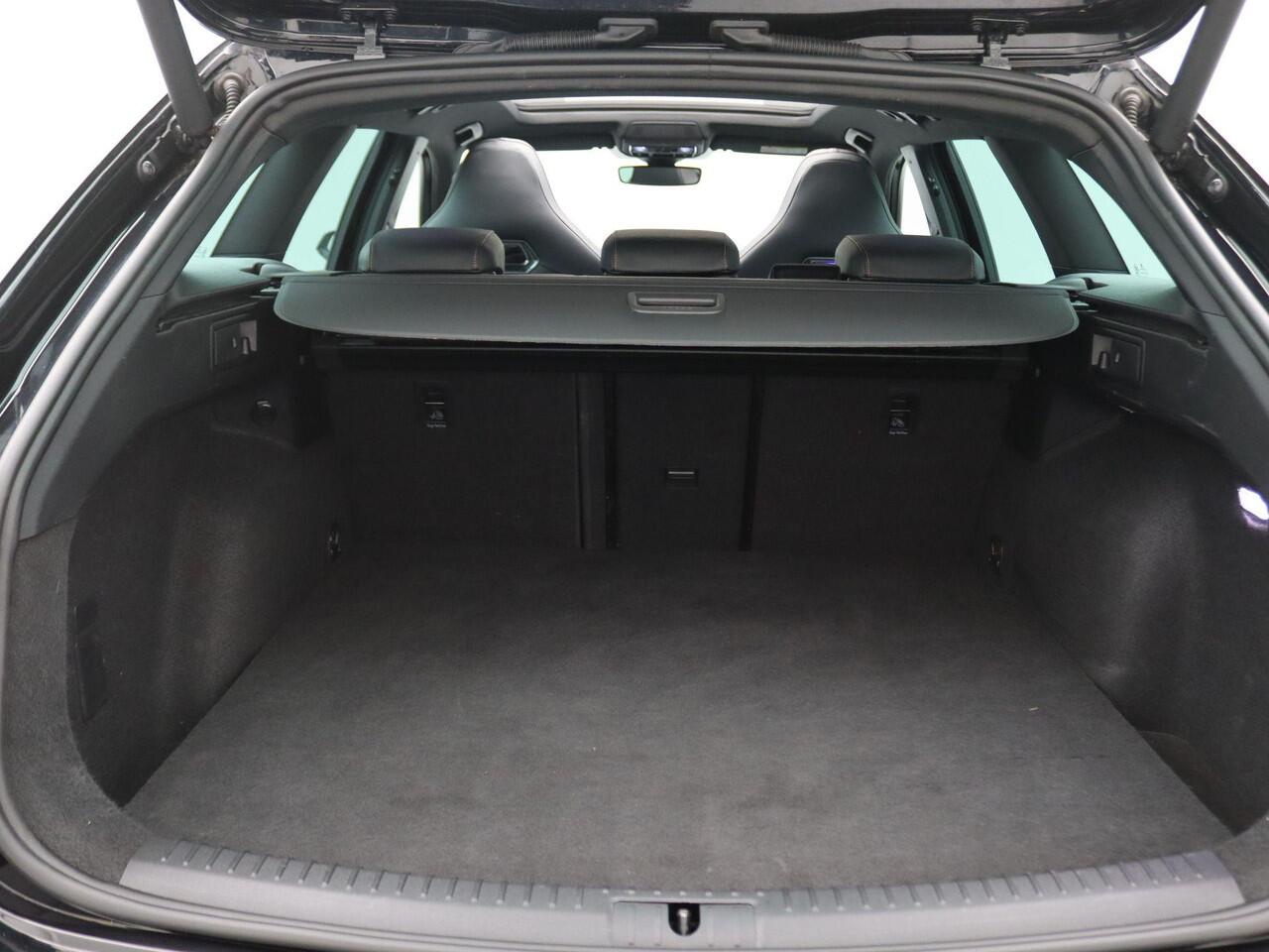 Cupra Leon Sportstourer 1.4 e-Hybrid VZ Black Edition 245PK DSG Pano-schuifdak, SOH 91%, leder, achteruitrijcamera, supersportstuur, elek. stoel, virtual pedal, stuur/stoelverwarming, keyless, 19'' lichtmetaal