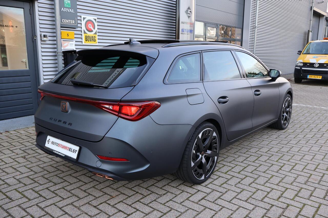 Cupra Leon Sportstourer 1.4 e-Hybrid VZ Copper Edition 1e Eigenaar | Dealer Onderh | BTW | Pano | WinterPack | Cupra Knop | Camera | Elek Stoel/Klep | Memory | Carplay | Climate | Ad Cruise | Navi | PDC | Full Led