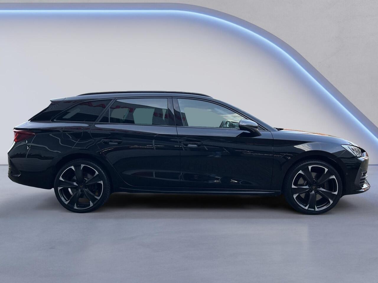 Cupra Leon Sportstourer 1.4 e-Hybrid VZ 245PK /Apple Carplay/Stoel- en stuurverwarming/Park.Sens. rondom+Cam./Adaptive Cruise Contr./Elektr. Klep/Climate Contr./DCC/Isofix/(MET GARANTIE*)