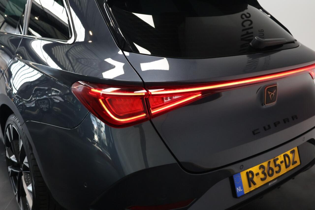 Cupra Leon Sportstourer 1.4 e-Hybrid Business 245pk | LED | ACC | Keyless | Carplay | 19