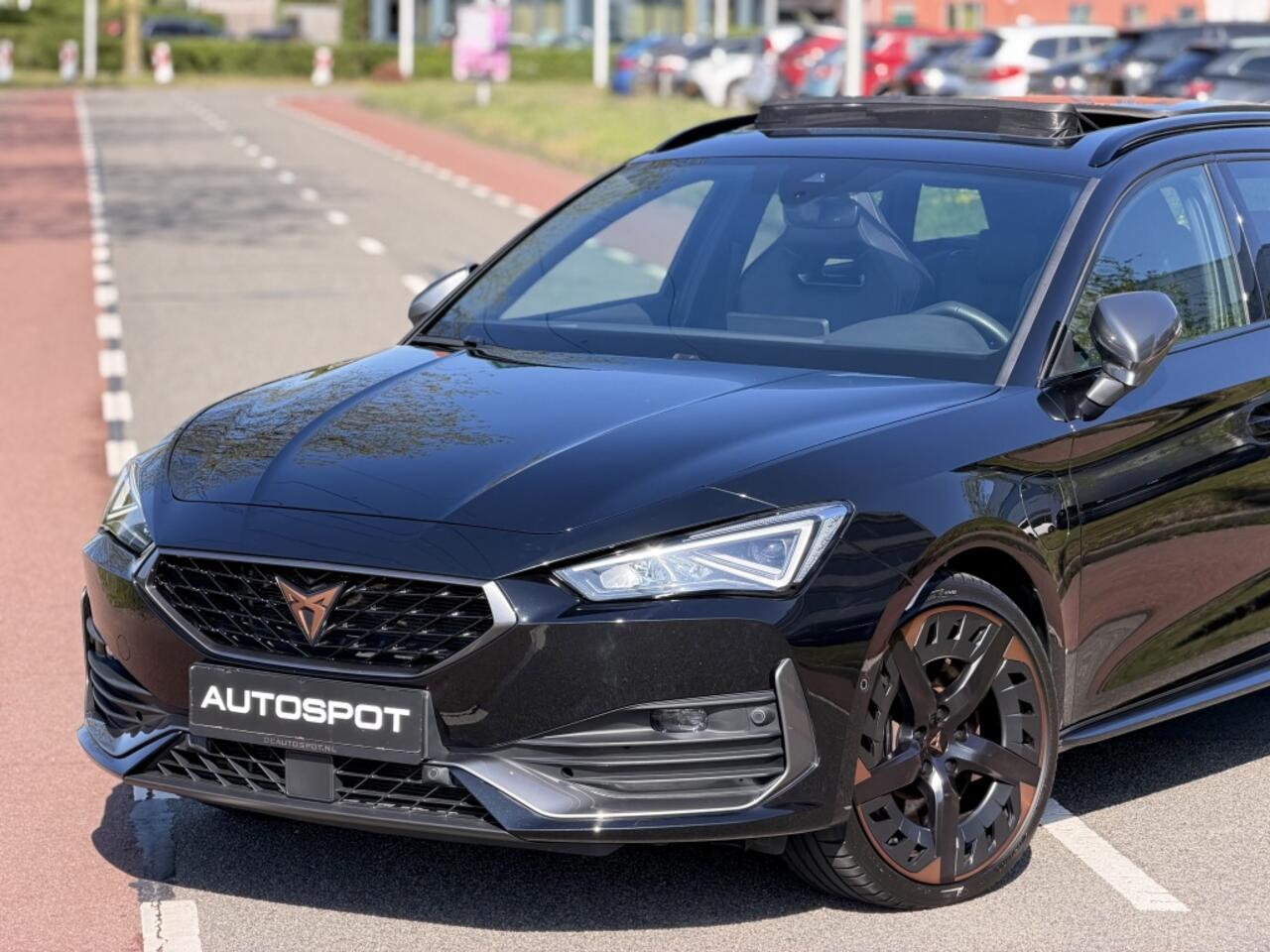 Cupra Leon Sportstourer e-Hybrid VZ Copper Edition Pano Memory Sportstuur