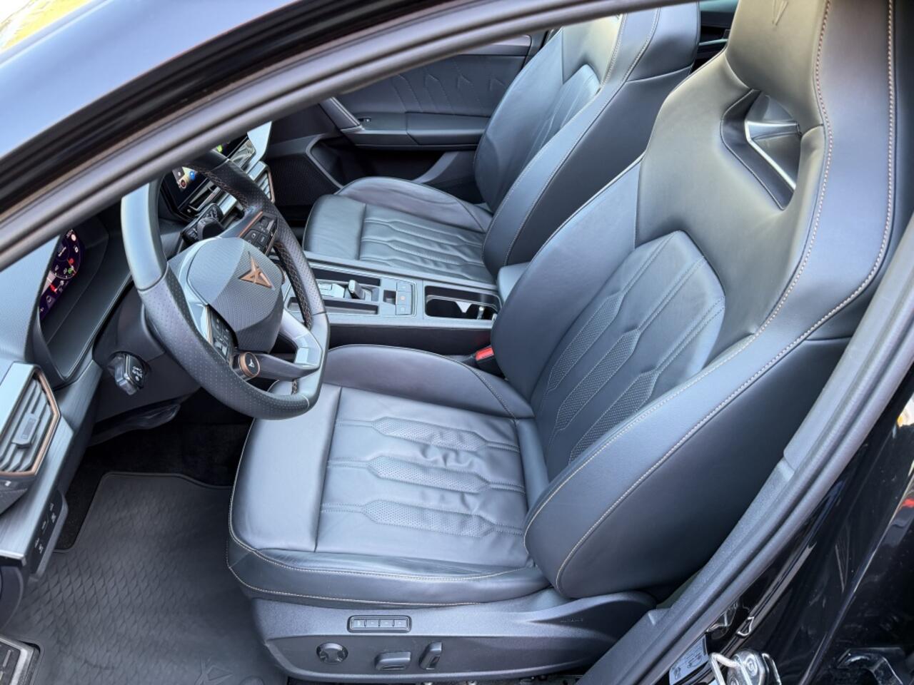 Cupra Leon Sportstourer e-Hybrid VZ Copper Edition Pano Memory Sportstuur