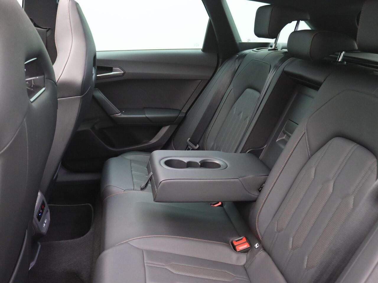 Cupra Leon Sportstourer 1.4 e-Hybrid Business 204PK DSG Pano-Schuifdak, Adaptieve Cruise Controle, Virtual Pedal, Side Assist, Keyless, Stoel-Stuurverwarming, Memorystoel, 18" LM Velgen