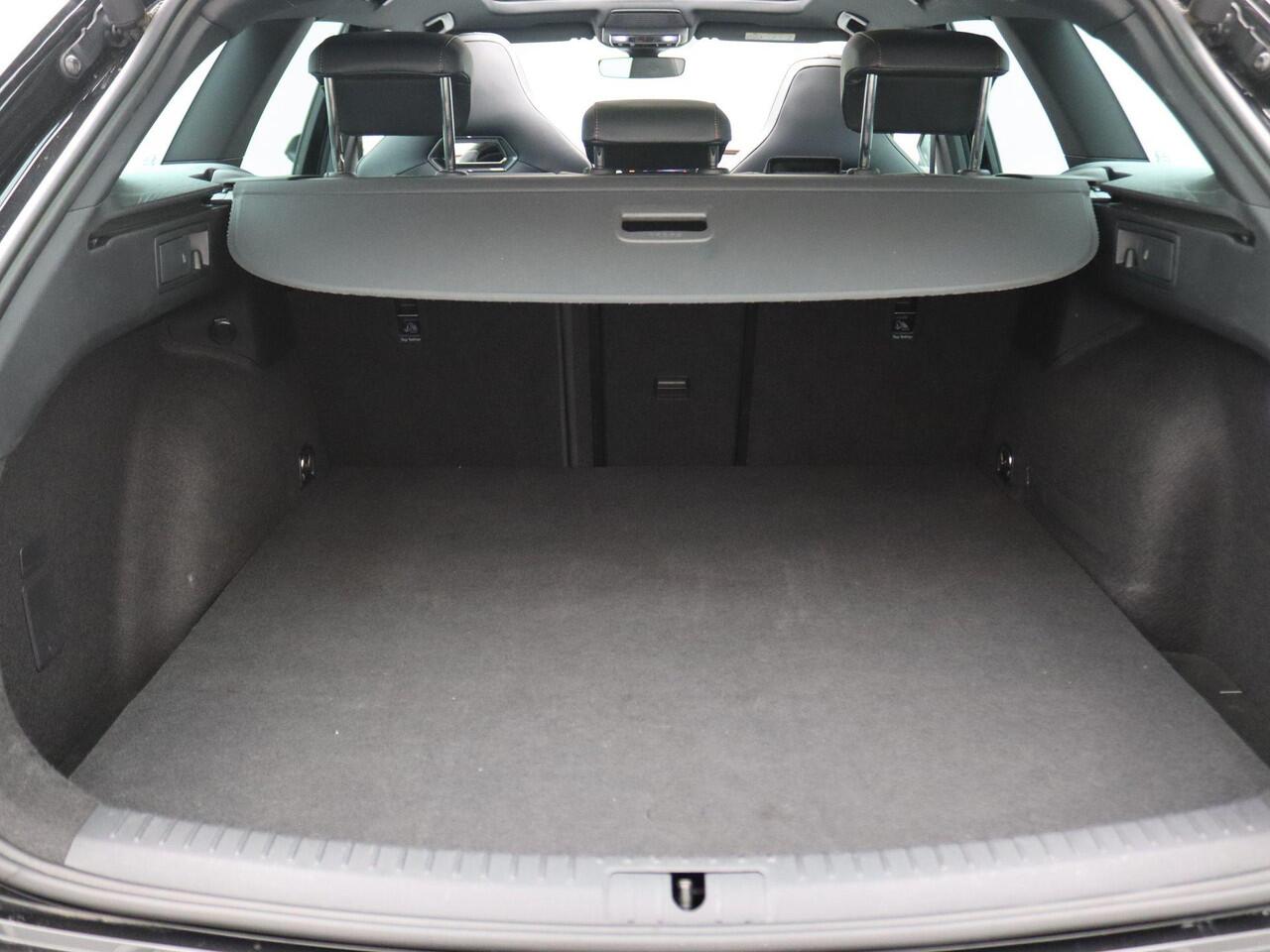 Cupra Leon Sportstourer 1.4 e-Hybrid Business 204PK DSG Pano-Schuifdak, Adaptieve Cruise Controle, Virtual Pedal, Side Assist, Keyless, Stoel-Stuurverwarming, Memorystoel, 18" LM Velgen