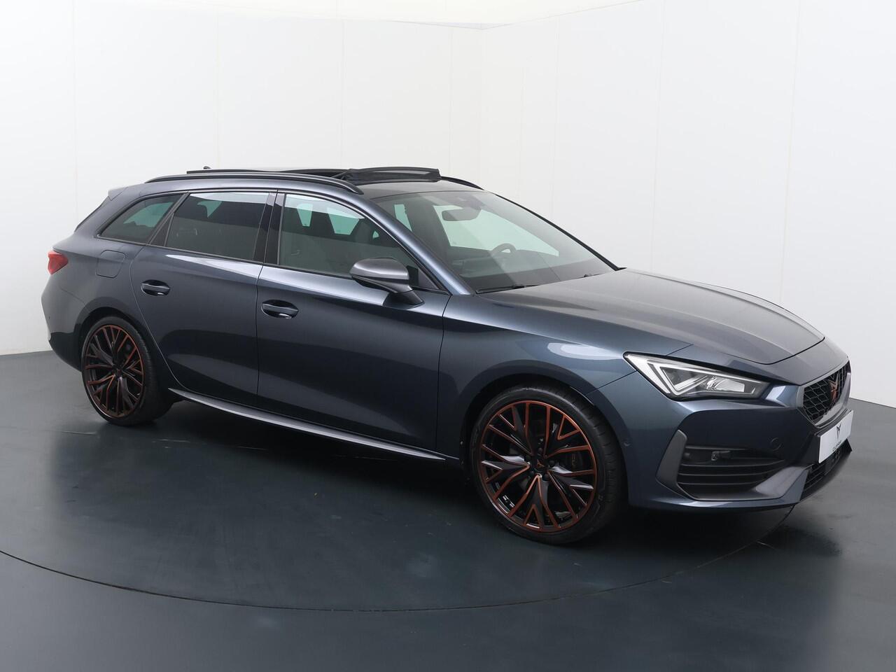 Cupra Leon Sportstourer 1.4 e-Hybrid VZ Performance | 245 PK | SoH 97% | Panoramadak | Elek. achterklep | Adaptive cruise control |