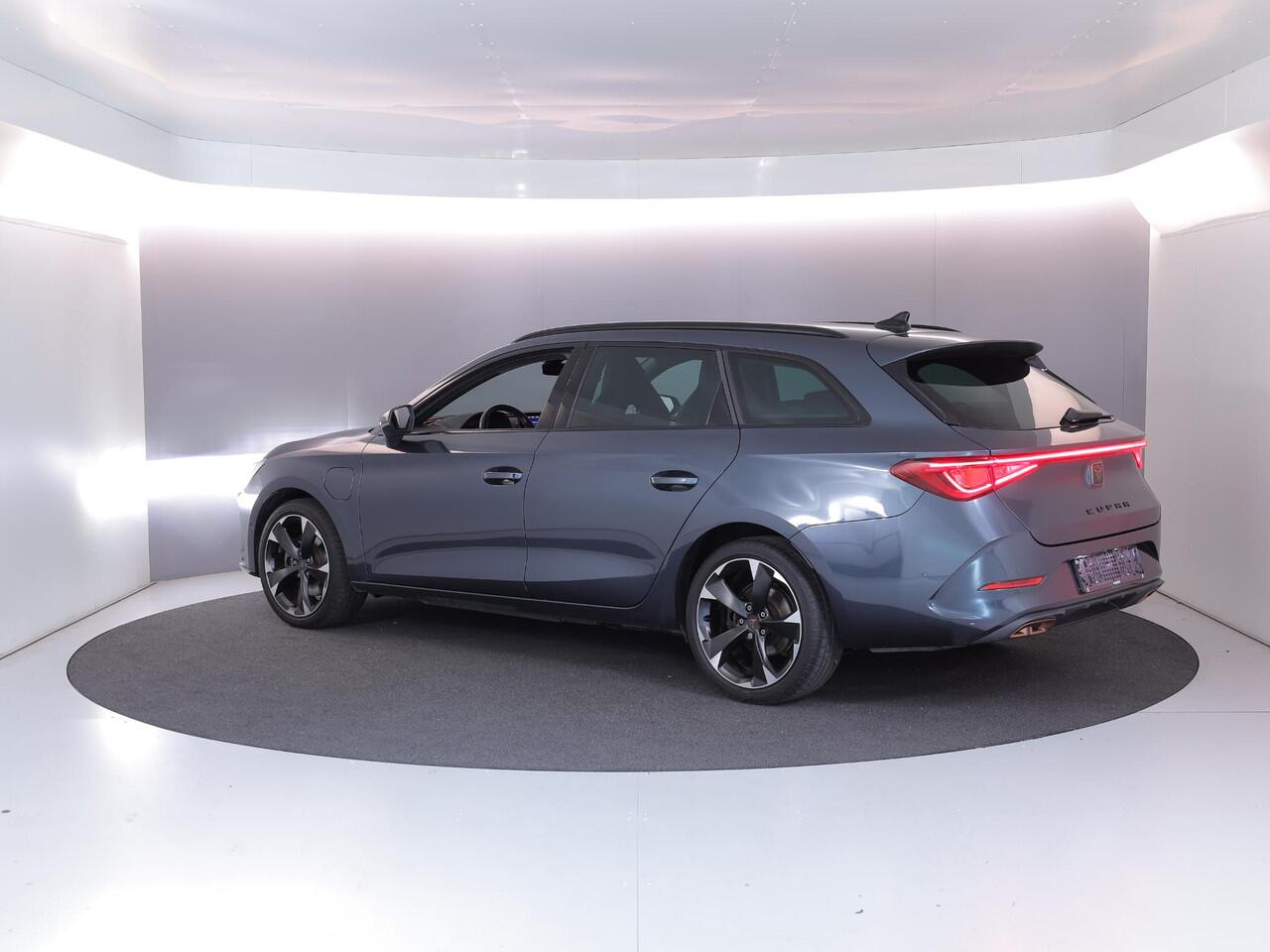 Cupra Leon Sportstourer 1.4 e-Hybrid VZ Adrenaline 204pk | Navigatie | SoH 95%| Verwarmbare voorstoelen | 18 inch Lichtmetalen velgen | Adaptieve cruise controle