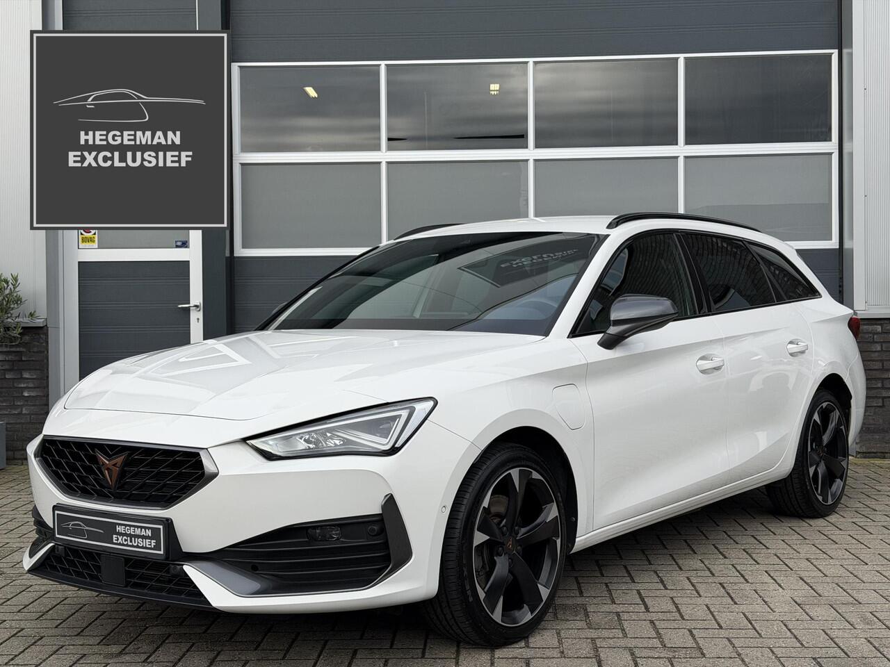 Cupra Leon Sportstourer 1.4 e-Hybrid VZ Adrenaline | Keyless | Sfeer | Camera | Navi | Stuur- stoelverwarming | DCC | ACC