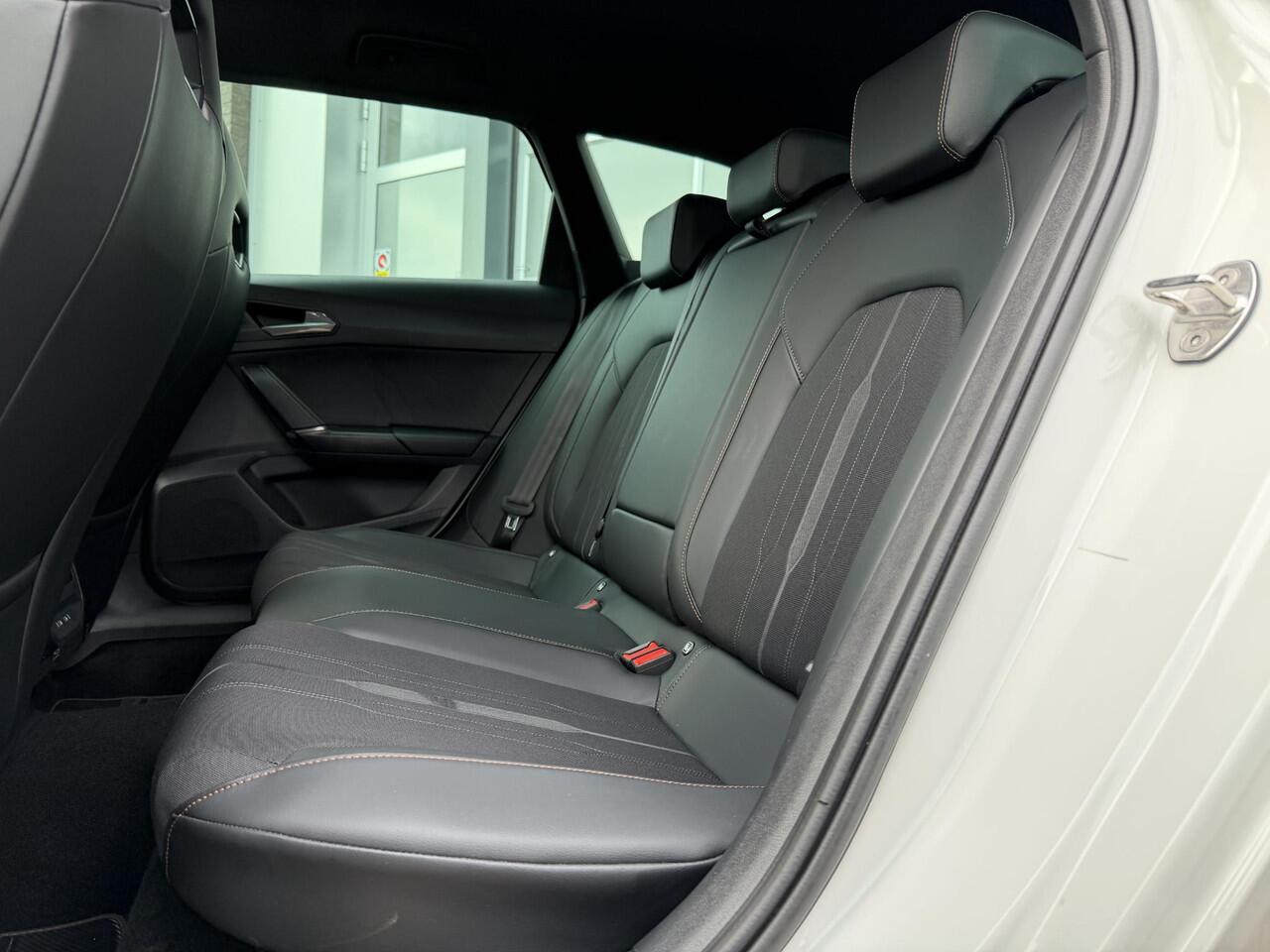 Cupra Leon Sportstourer 1.4 e-Hybrid VZ Adrenaline | Keyless | Sfeer | Camera | Navi | Stuur- stoelverwarming | DCC | ACC