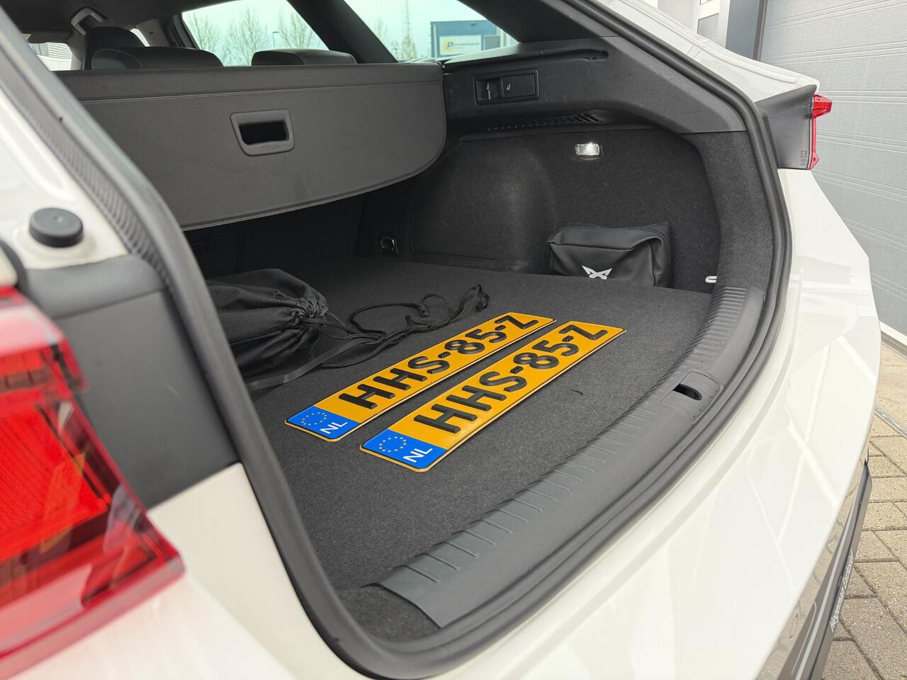 Cupra Leon Sportstourer 1.4 e-Hybrid VZ Adrenaline | Keyless | Sfeer | Camera | Navi | Stuur- stoelverwarming | DCC | ACC