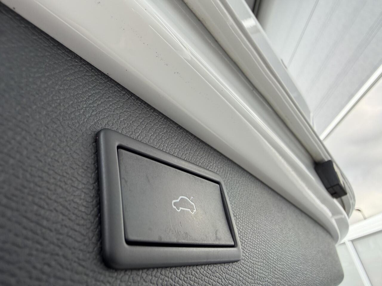 Cupra Leon Sportstourer 1.4 e-Hybrid VZ Adrenaline | Keyless | Sfeer | Camera | Navi | Stuur- stoelverwarming | DCC | ACC